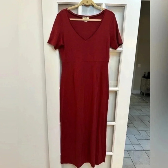 Eddie Bauer Ponte Cranberry Red V-Neck Cotton Stretchy Maxi Dress Size Medium M - Picture 1 of 5